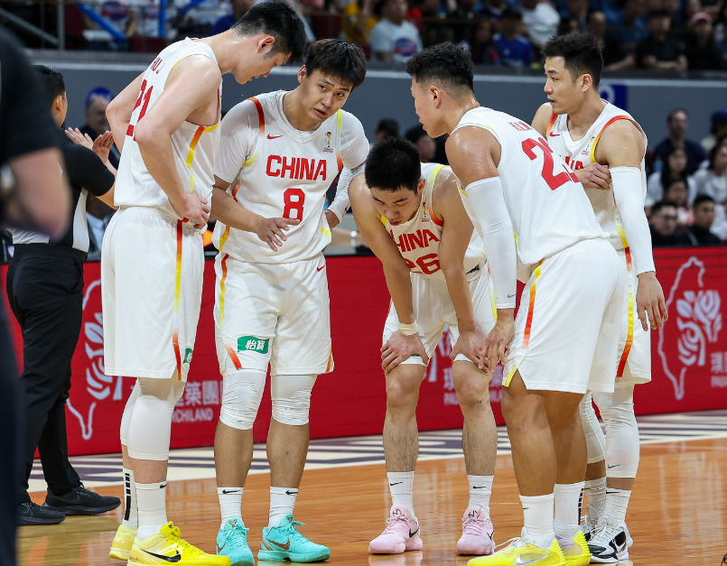 赢球仅1天，中国男篮坏消息传来：将失去1个主场，冲4连胜难了